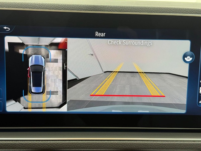 Mercedes-Benz GLE Vehicle Image 17