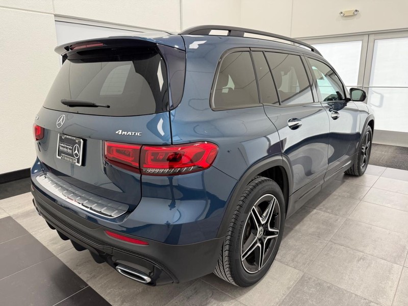 Mercedes-Benz GLB Vehicle Image 2