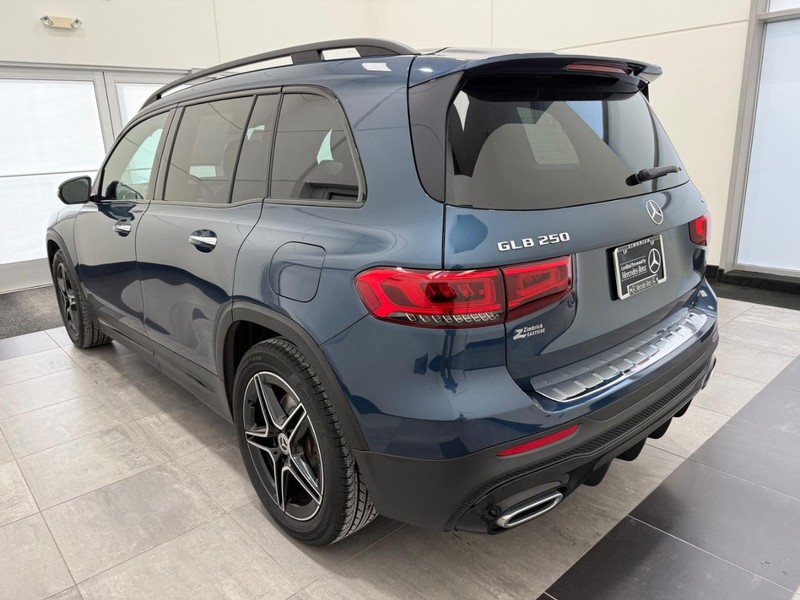 Mercedes-Benz GLB Vehicle Image 4