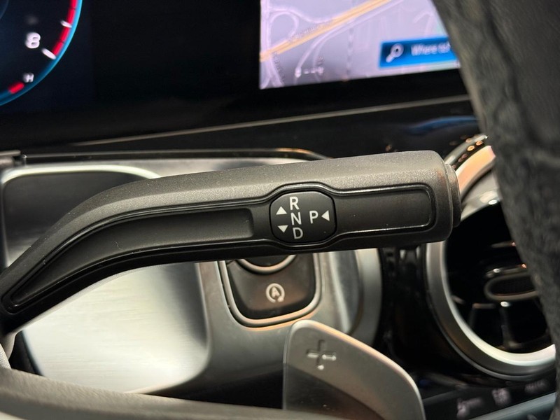 Mercedes-Benz GLB Vehicle Image 16