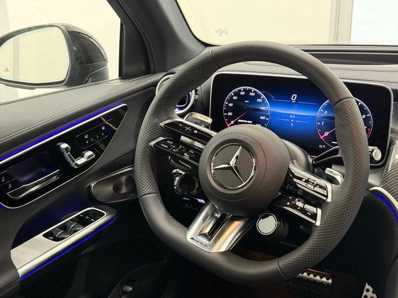 Mercedes-Benz GLC Vehicle Image 8