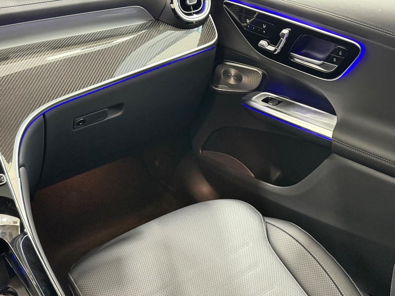 Mercedes-Benz GLC Vehicle Image 9