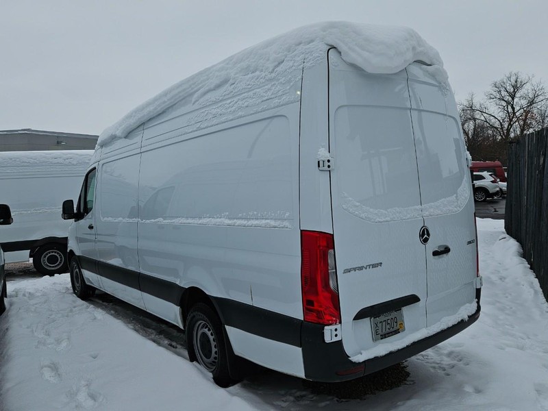 Mercedes-Benz Sprinter Van Vehicle Image 4