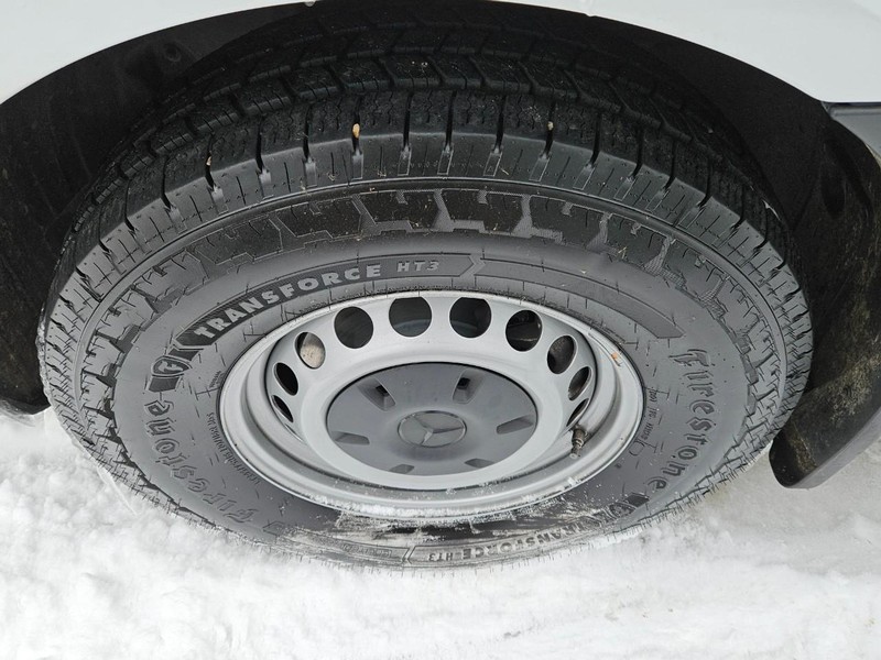 Mercedes-Benz Sprinter Van Vehicle Image 5