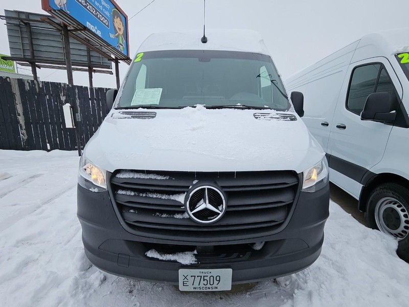 Mercedes-Benz Sprinter Van Vehicle Image 6
