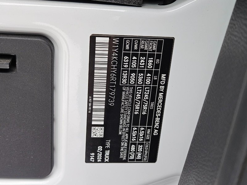 Mercedes-Benz Sprinter Van Vehicle Image 19