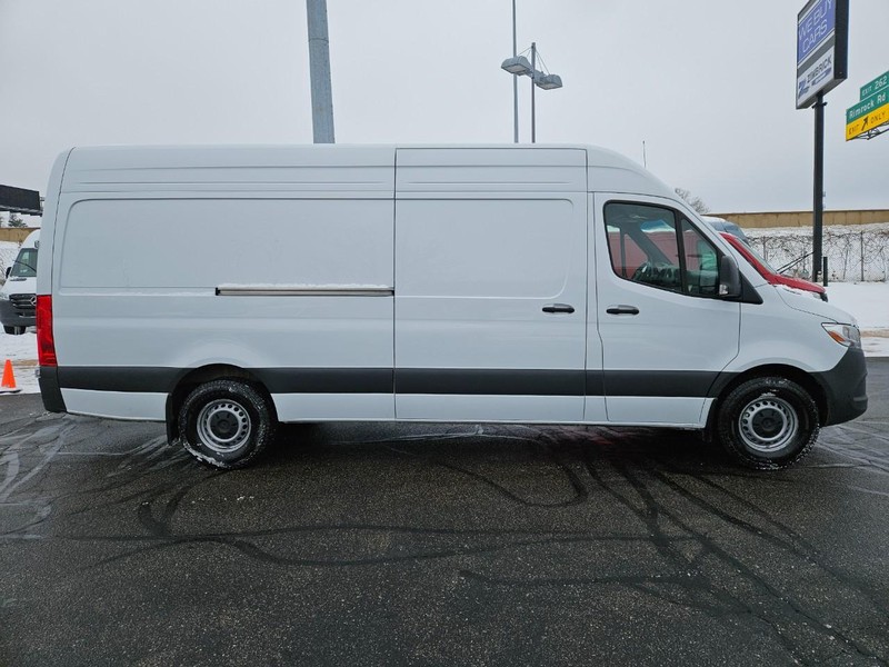 Mercedes-Benz Sprinter Van Vehicle Image 2