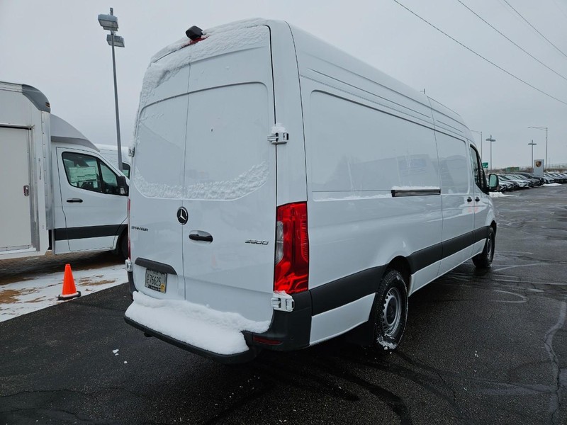 Mercedes-Benz Sprinter Van Vehicle Image 4