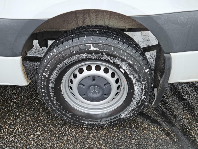 Mercedes-Benz Sprinter Van Vehicle Image 7