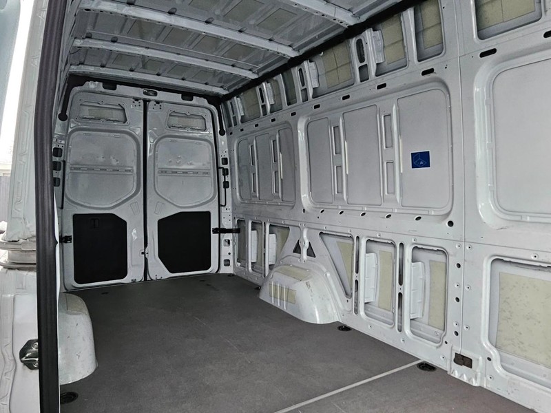 Mercedes-Benz Sprinter Van Vehicle Image 10