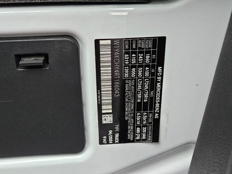 Mercedes-Benz Sprinter Van Vehicle Image 22