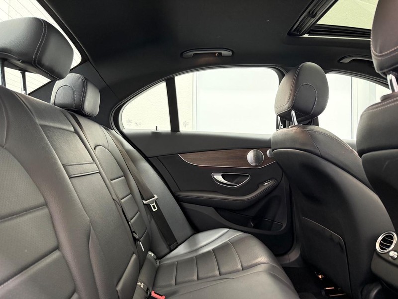 Mercedes-Benz C-Class Vehicle Image 8