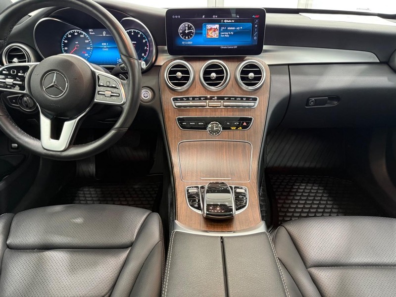 Mercedes-Benz C-Class Vehicle Image 9