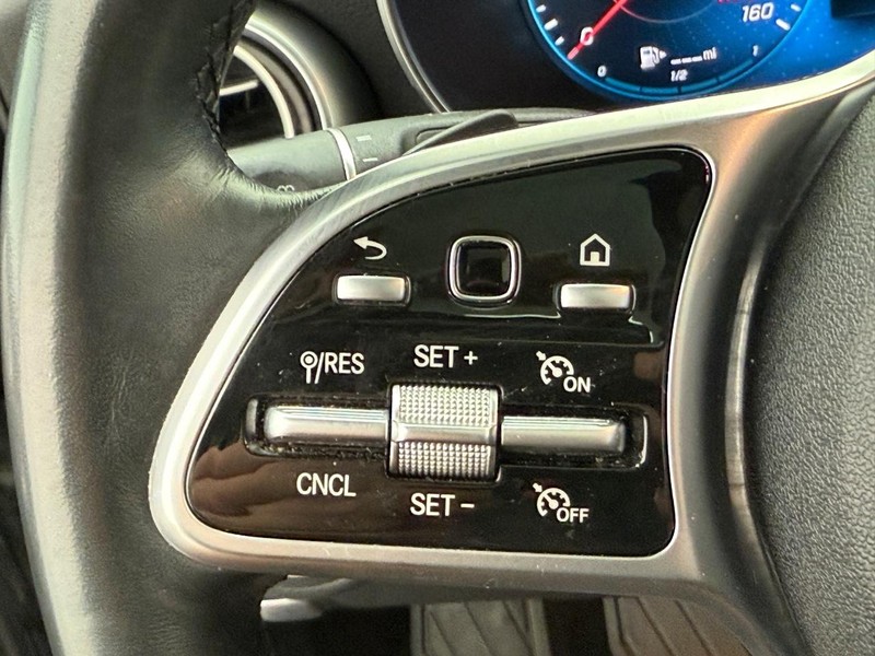 Mercedes-Benz C-Class Vehicle Image 14