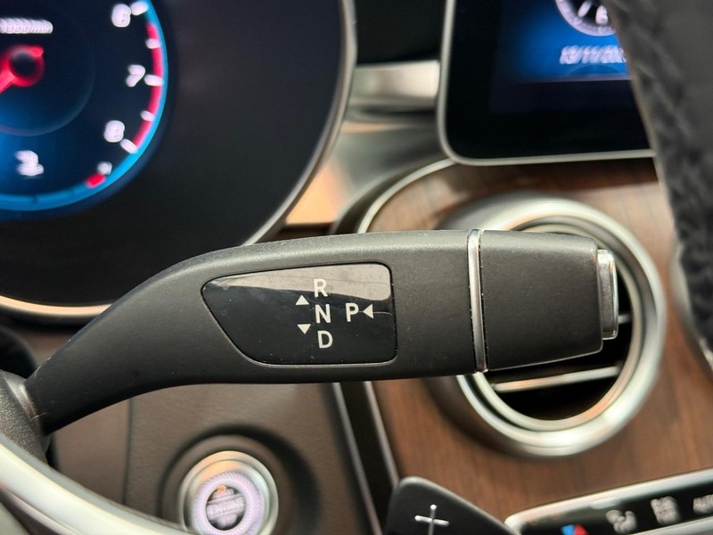 Mercedes-Benz C-Class Vehicle Image 16