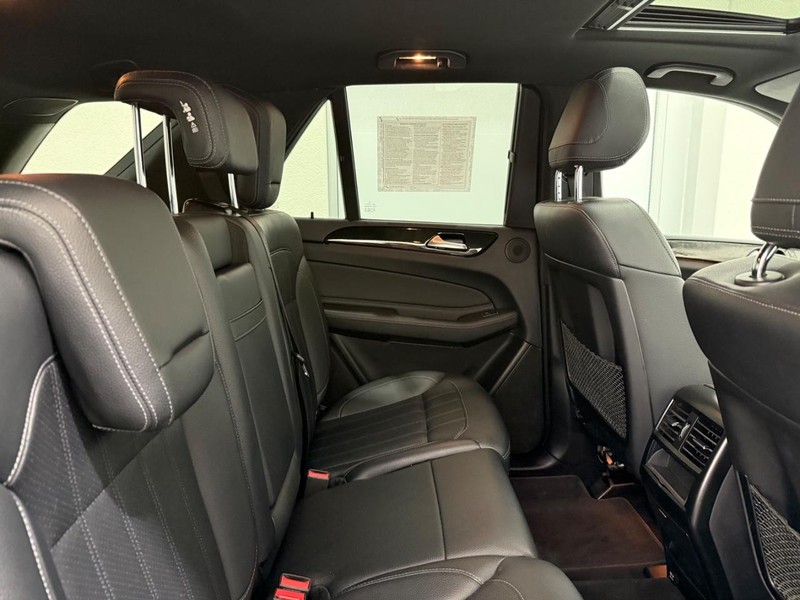 Mercedes-Benz GLE Vehicle Image 8