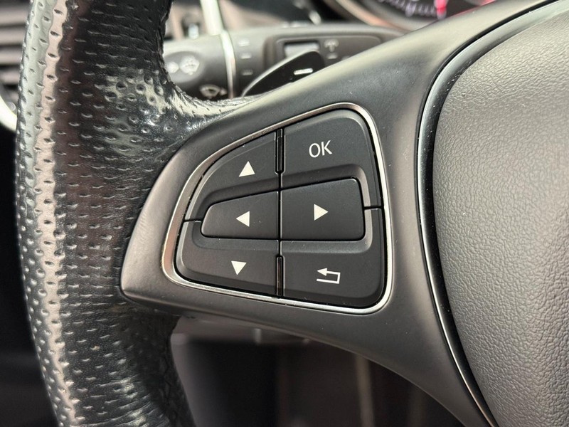 Mercedes-Benz GLE Vehicle Image 15