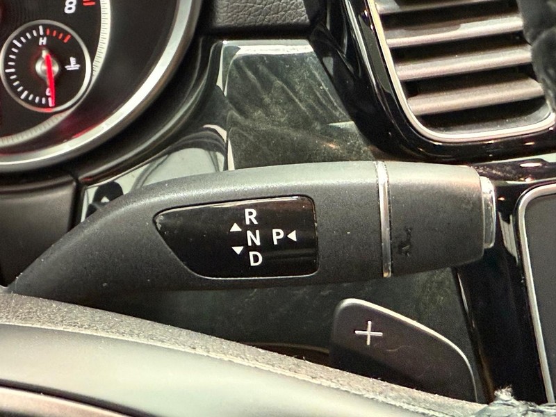 Mercedes-Benz GLE Vehicle Image 17