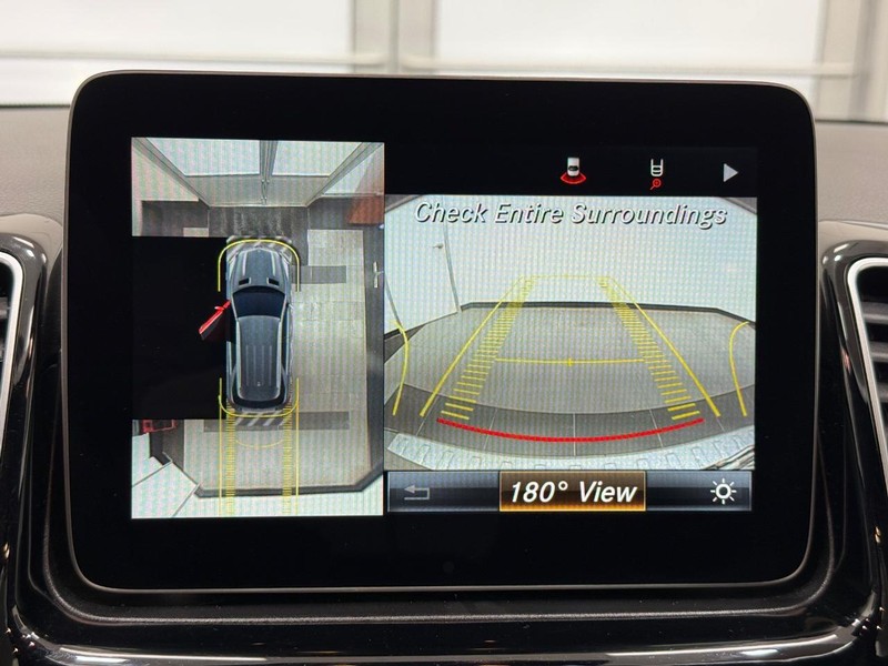 Mercedes-Benz GLE Vehicle Image 18