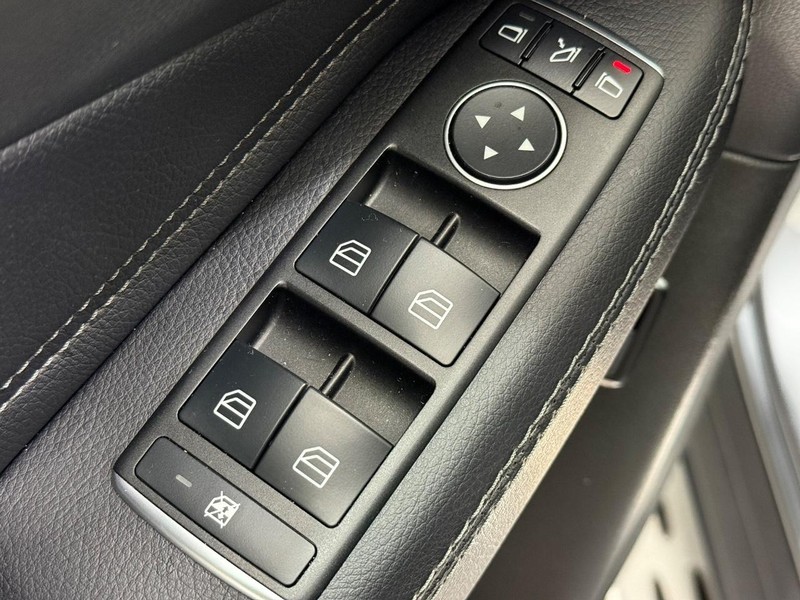 Mercedes-Benz GLE Vehicle Image 20