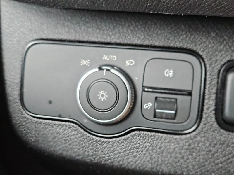 Mercedes-Benz Sprinter Van Vehicle Image 16