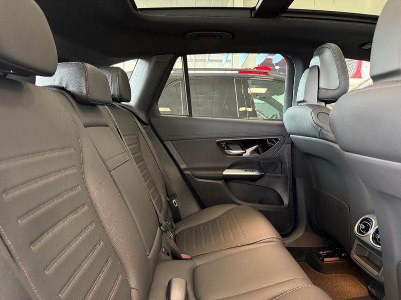 Mercedes-Benz GLC Vehicle Image 4