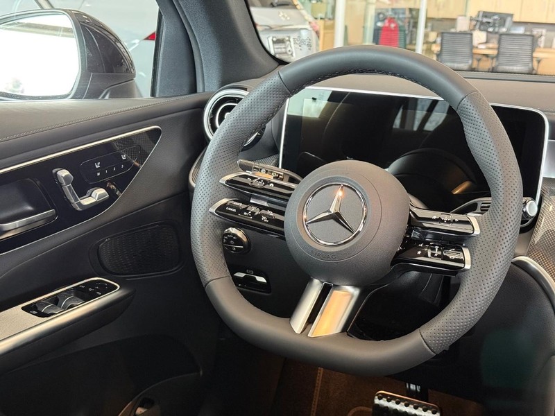 Mercedes-Benz GLC Vehicle Image 7