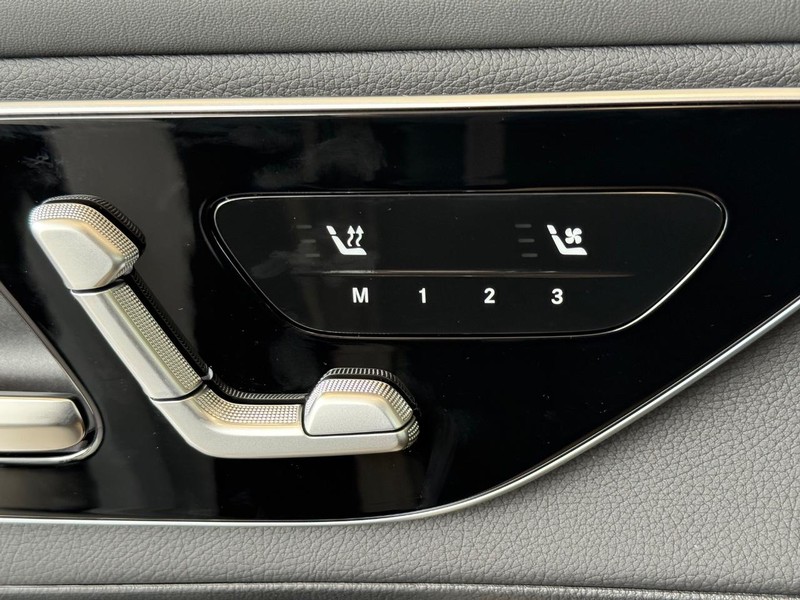 Mercedes-Benz GLC Vehicle Image 9