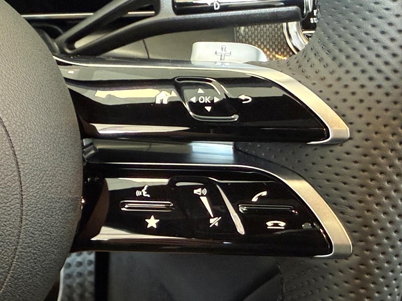 Mercedes-Benz GLC Vehicle Image 11