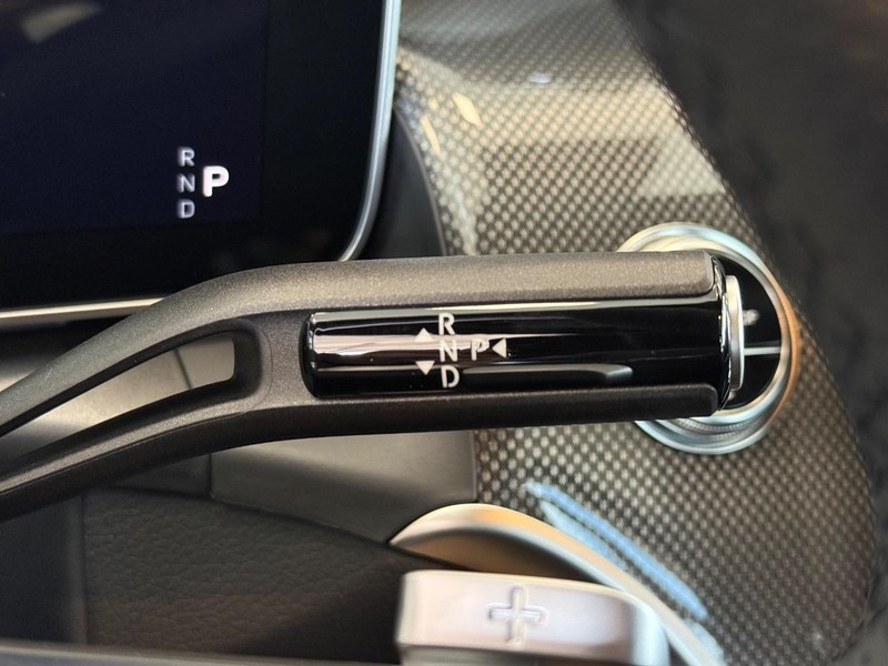 Mercedes-Benz GLC Vehicle Image 12