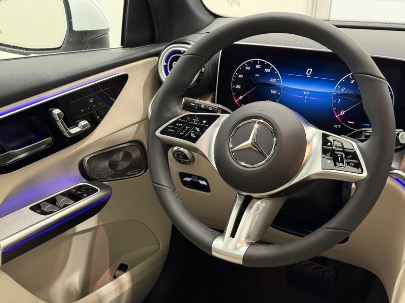 Mercedes-Benz GLC Vehicle Image 8