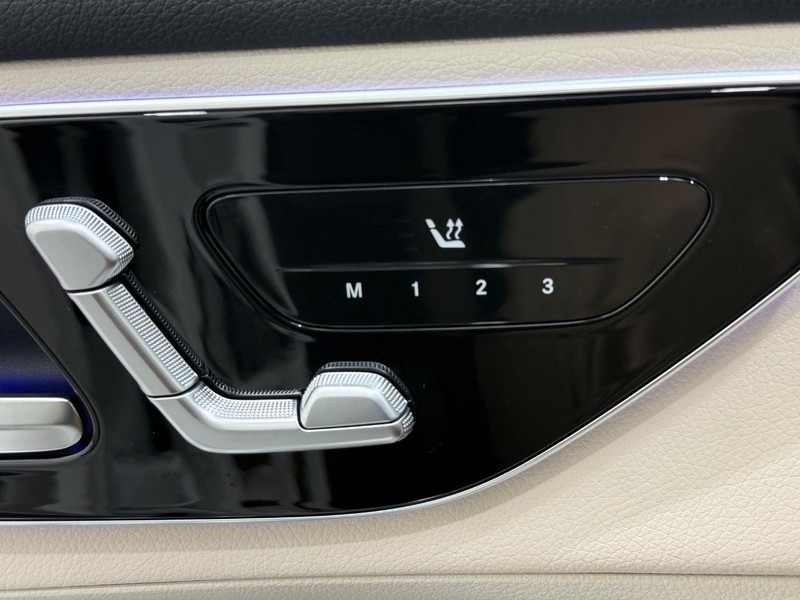 Mercedes-Benz GLC Vehicle Image 10