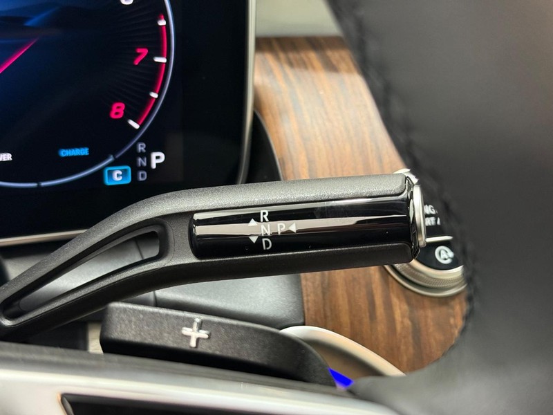 Mercedes-Benz GLC Vehicle Image 13