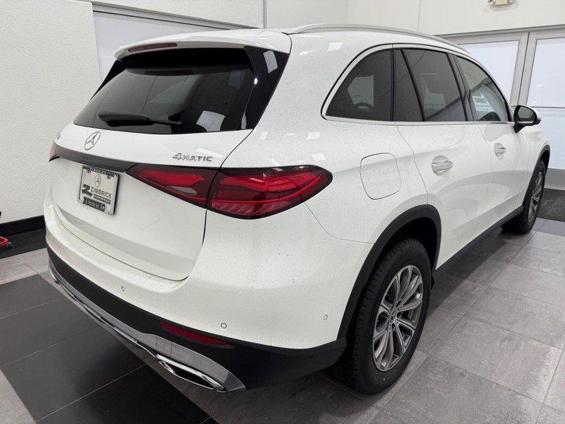 Mercedes-Benz GLC Vehicle Image 2