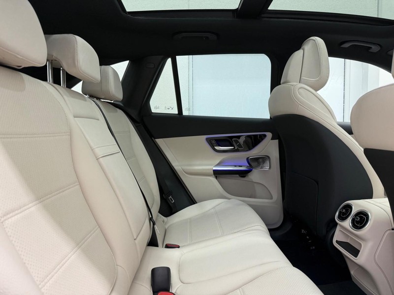 Mercedes-Benz GLC Vehicle Image 5