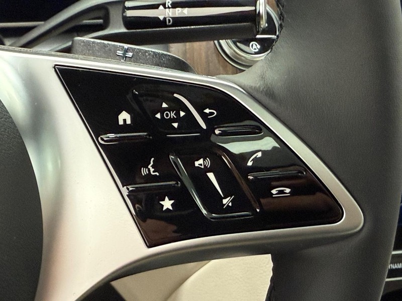 Mercedes-Benz GLC Vehicle Image 12