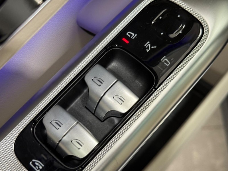 Mercedes-Benz GLC Vehicle Image 15