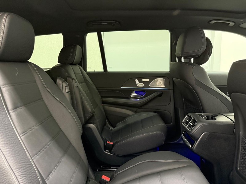 Mercedes-Benz GLS Vehicle Image 5