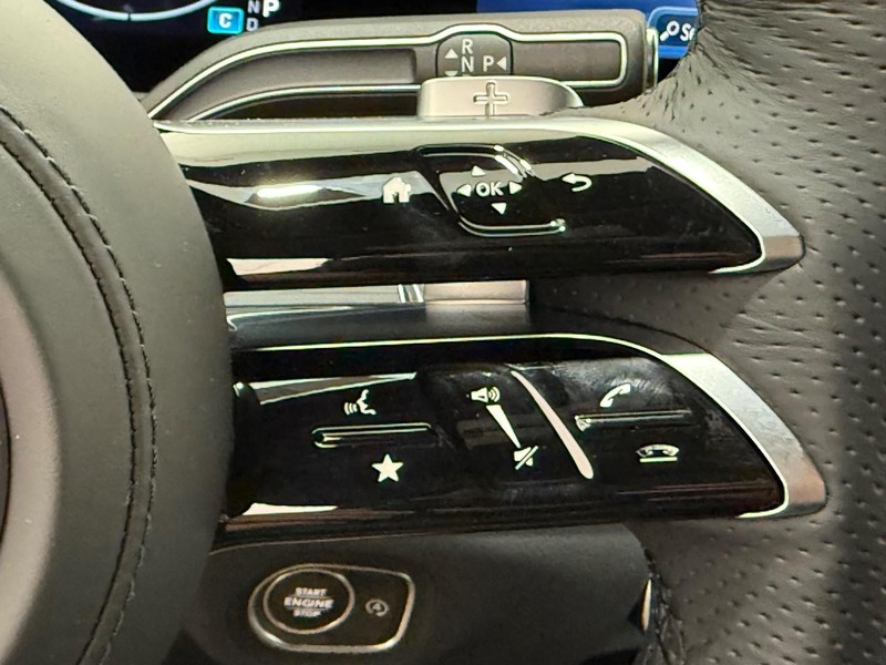 Mercedes-Benz GLS Vehicle Image 12