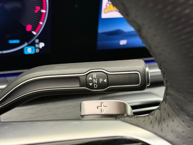 Mercedes-Benz GLS Vehicle Image 13