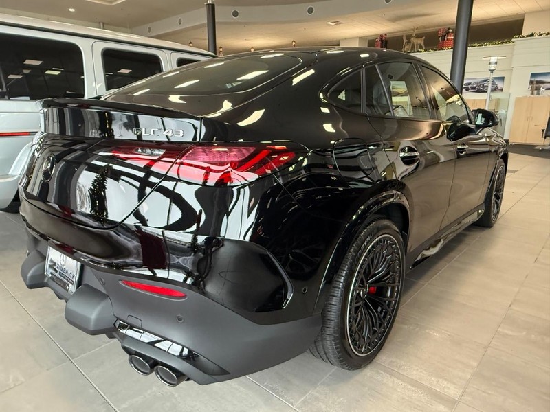 Mercedes-Benz GLC Vehicle Image 2