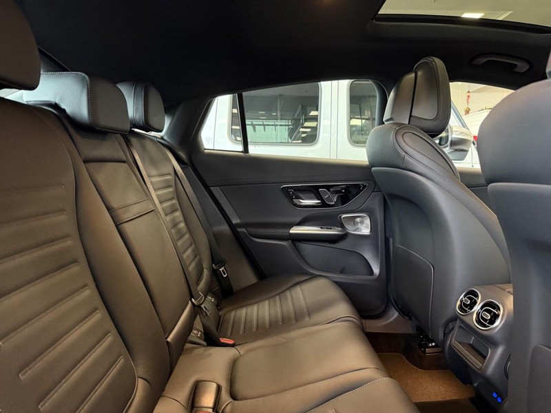 Mercedes-Benz GLC Vehicle Image 4