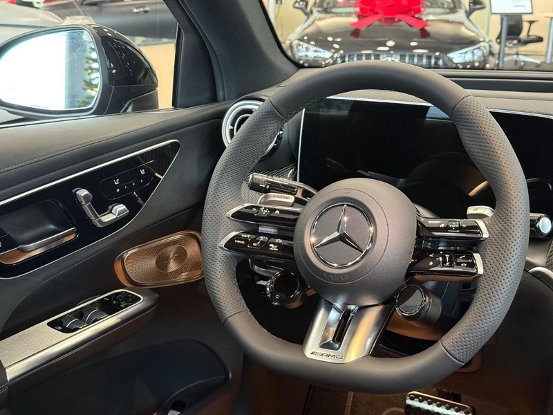 Mercedes-Benz GLC Vehicle Image 7