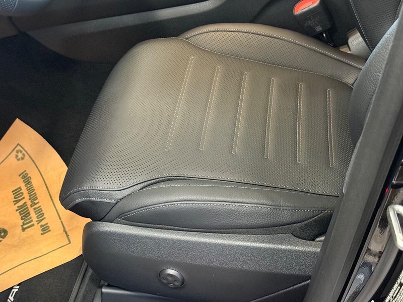 Mercedes-Benz GLC Vehicle Image 14