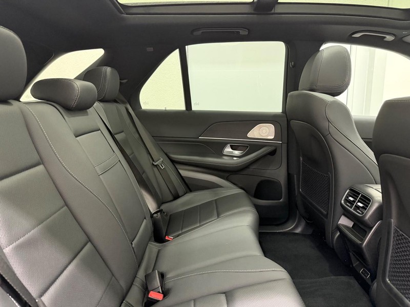 Mercedes-Benz GLE Vehicle Image 5