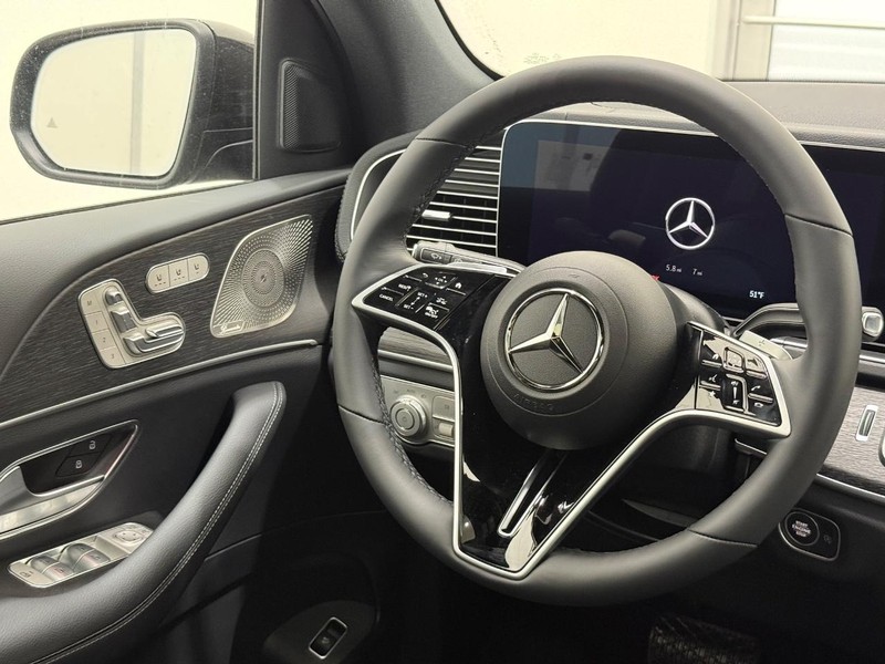 Mercedes-Benz GLE Vehicle Image 8