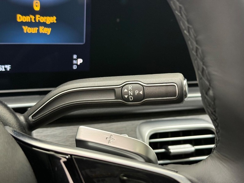 Mercedes-Benz GLE Vehicle Image 13