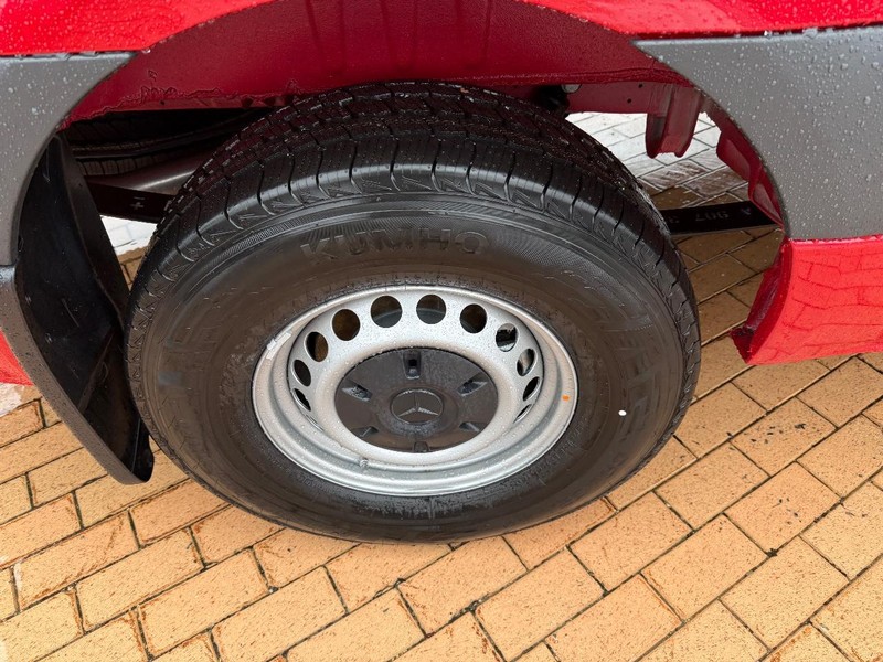 Mercedes-Benz Sprinter Van Vehicle Image 4