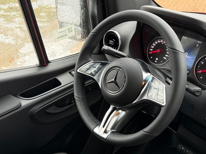 Mercedes-Benz Sprinter Van Vehicle Image 9