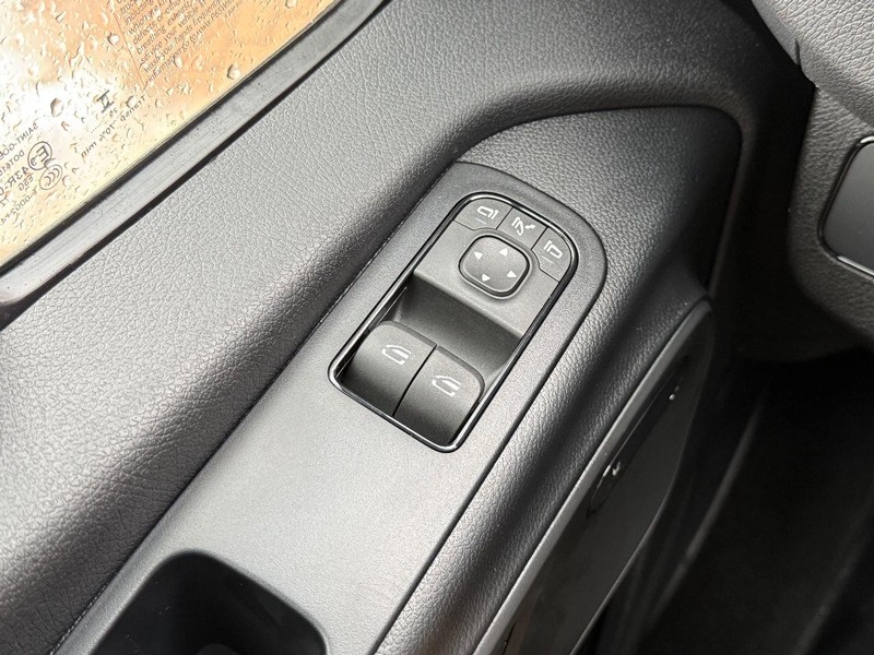 Mercedes-Benz Sprinter Van Vehicle Image 15